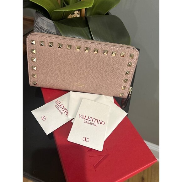 Valentino Garavani Rockstud Zipper Zip Around Wallet Beige - Picture 10 of 11